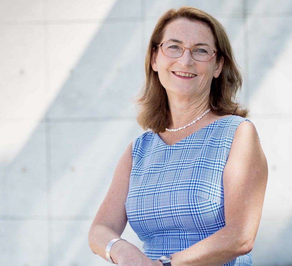 Professor Dr. Andrea Back